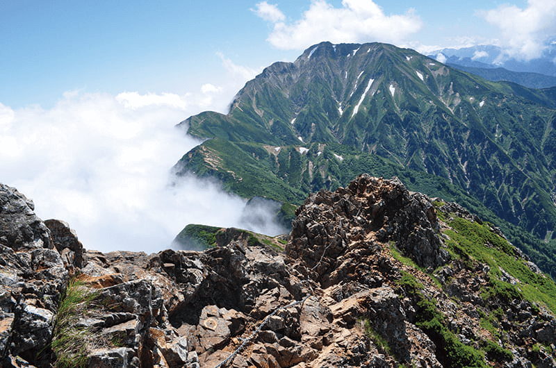 登山 MOUNTAIN CLIMING