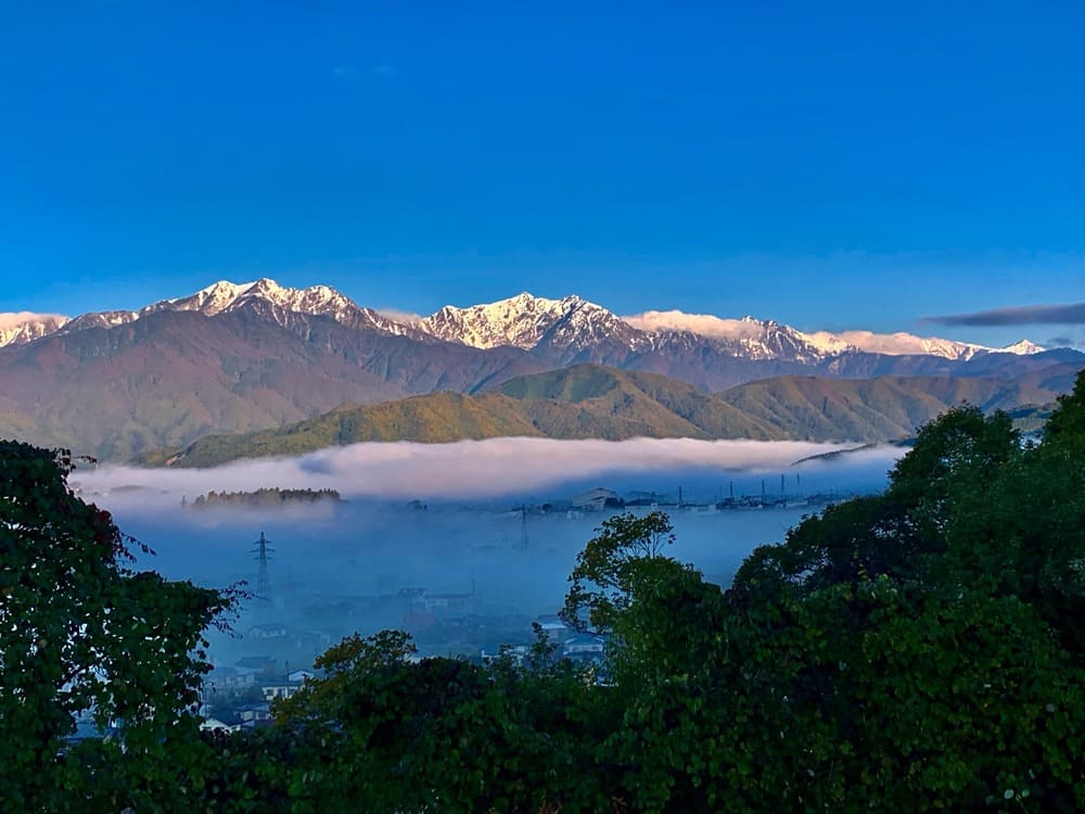 天空之蓝，山中之雪大町公园